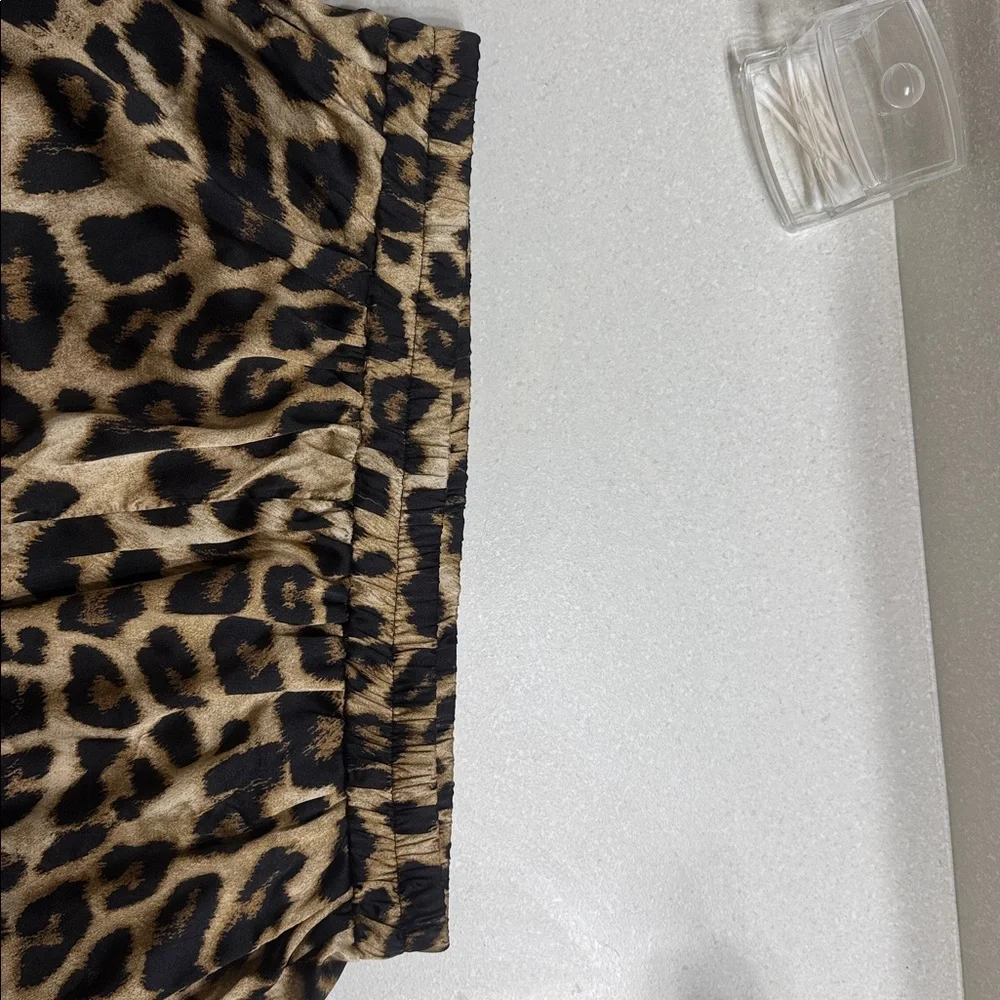 NWT Hayden Leopard Silky Joggers 2X Gorgeous color. Stretchy waist. Pockets!!! - Picture 3 of 5